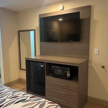 Red Roof Inn 홀톰시티 외부 사진