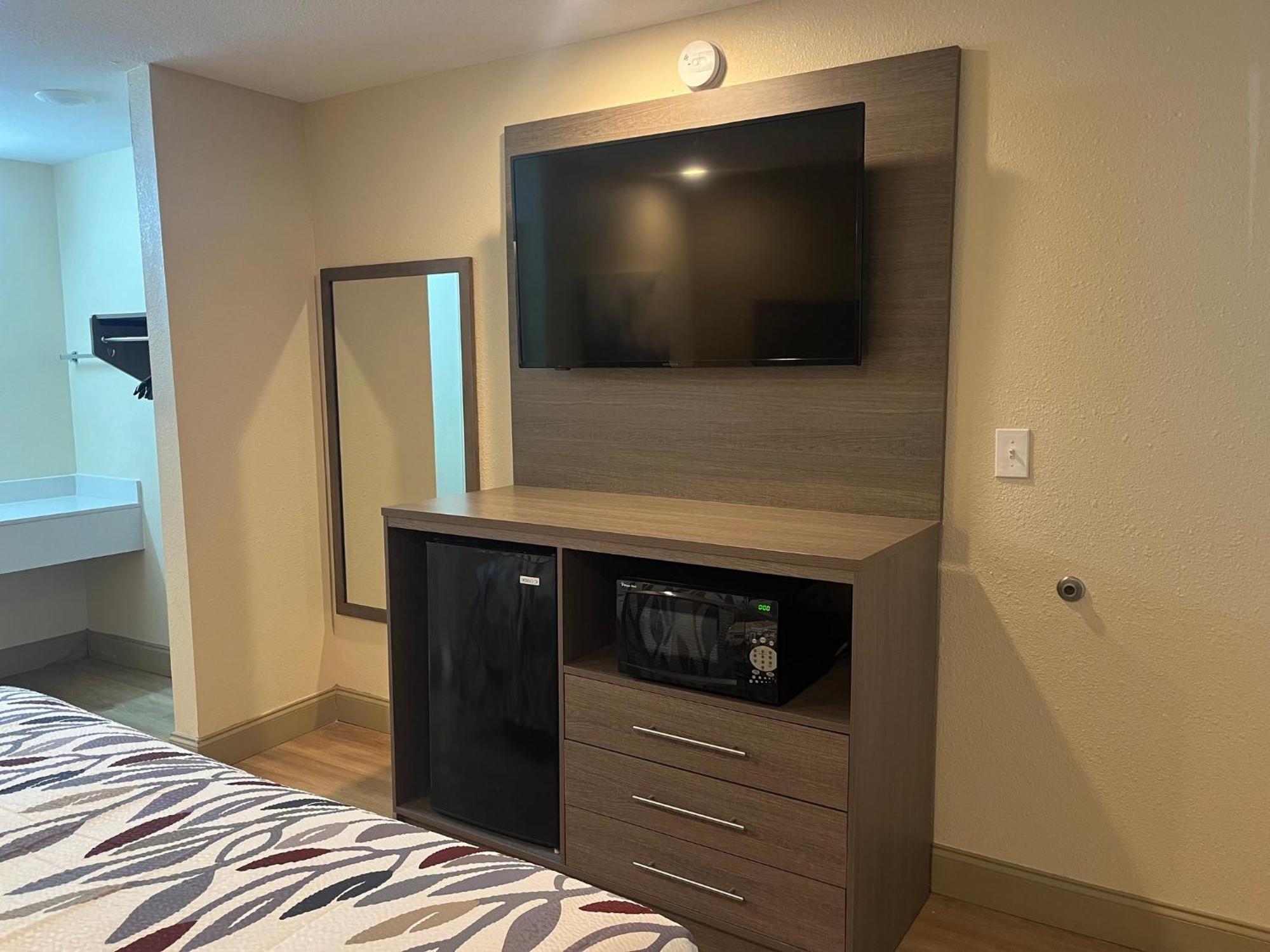 Red Roof Inn 홀톰시티 외부 사진